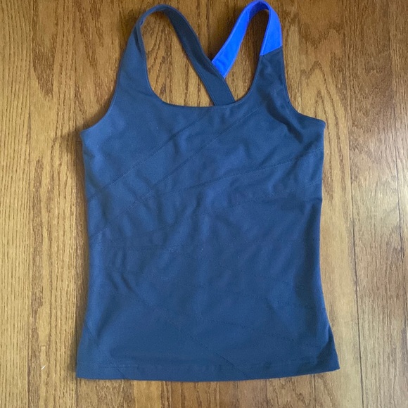 Calvin Klein Performance Tank - Picture 2 of 10